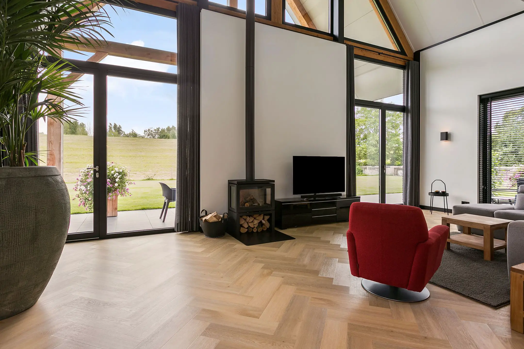 荷兰明亮当代住宅,设计感与自然和谐共生-8