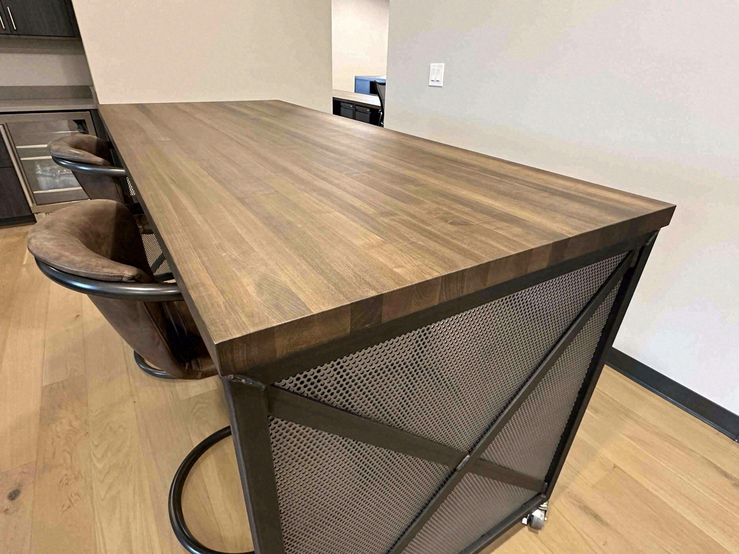 IA Podium/Lectern | Iron Age Office-31