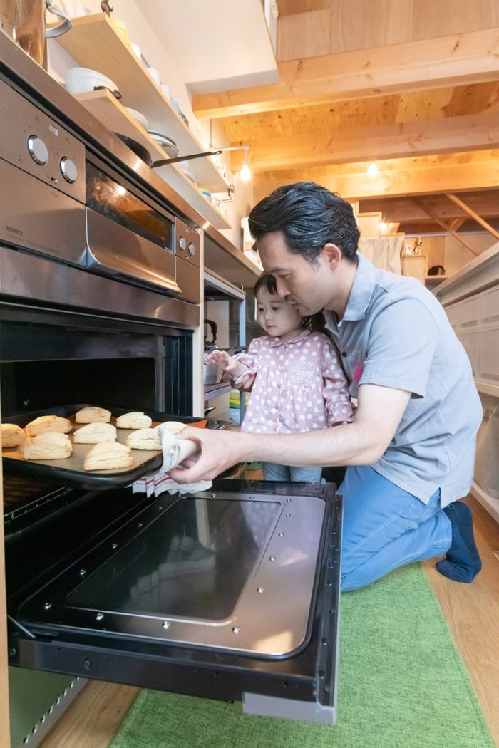 素朴な素材感でシンプルに光と風がぐるりと回遊抜け感が心地いい家 | Architecture | 100%LiFE-4