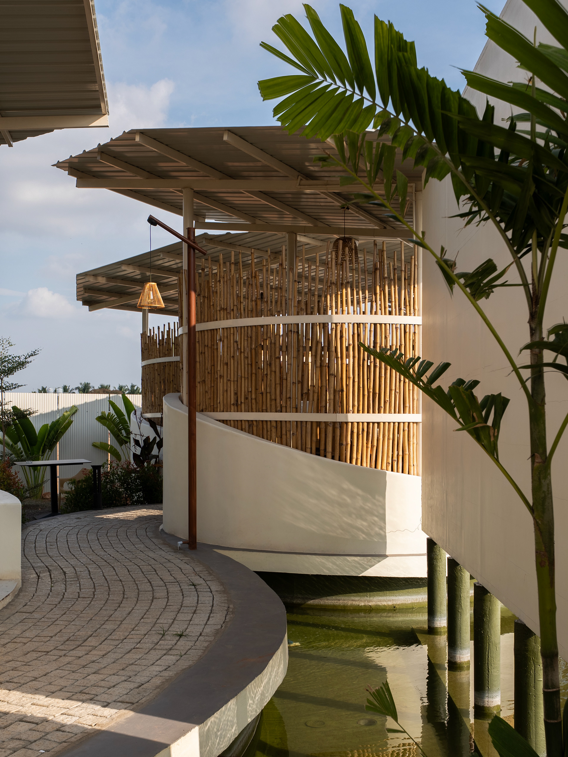 露台餐厅丨KARTHIK ARCHITECTS-17