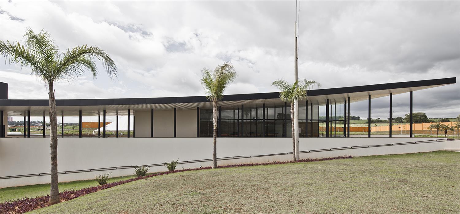 巴西 ALP Bauru 住宅区 | 极简主义与环保材料的完美结合-10