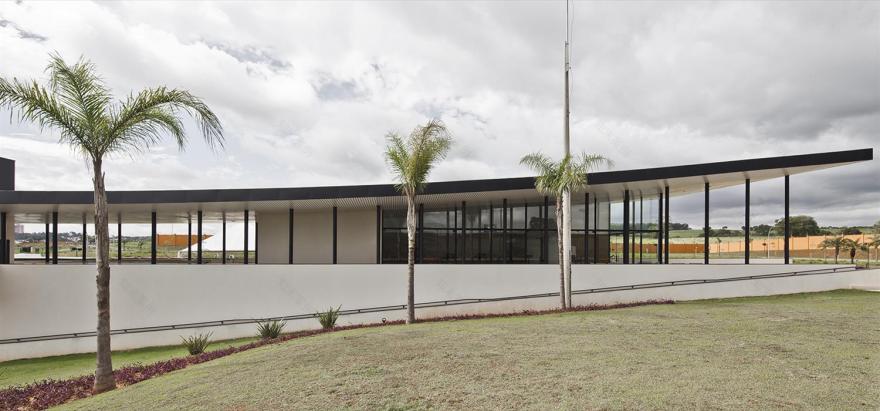 巴西 ALP Bauru 住宅区 | 极简主义与环保材料的完美结合-10