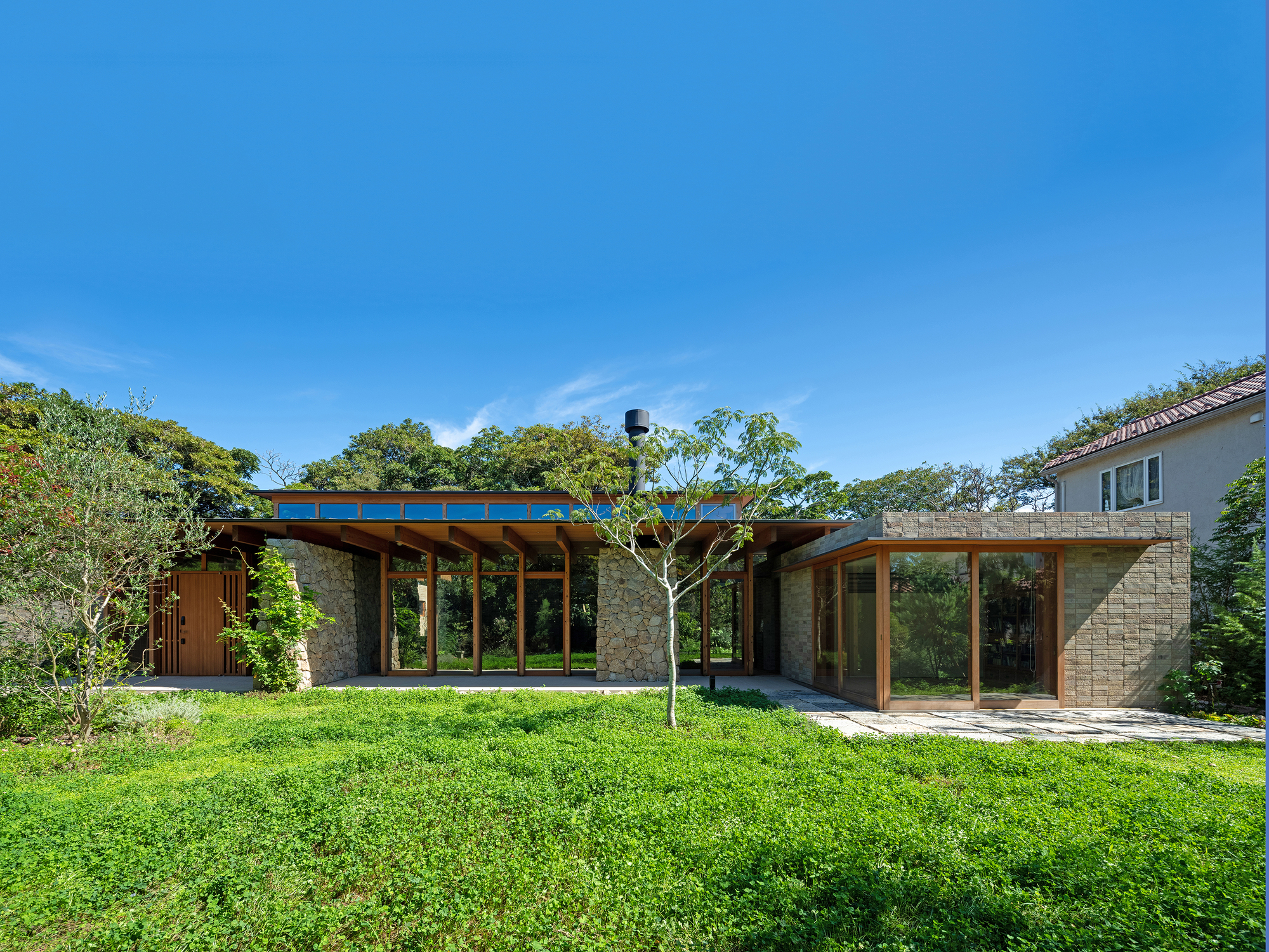 House at the Urban-Nature Threshold丨Teitakusubako + Yusuke Igarashi Architects-12