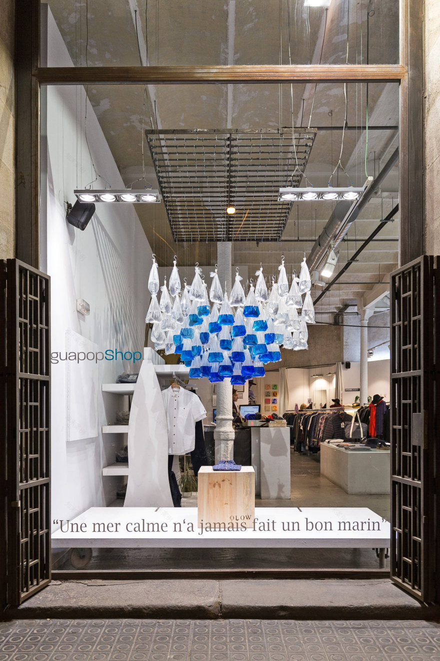 Liquid Modernity | Shopwindow for Olow in the IguapopShop store-4