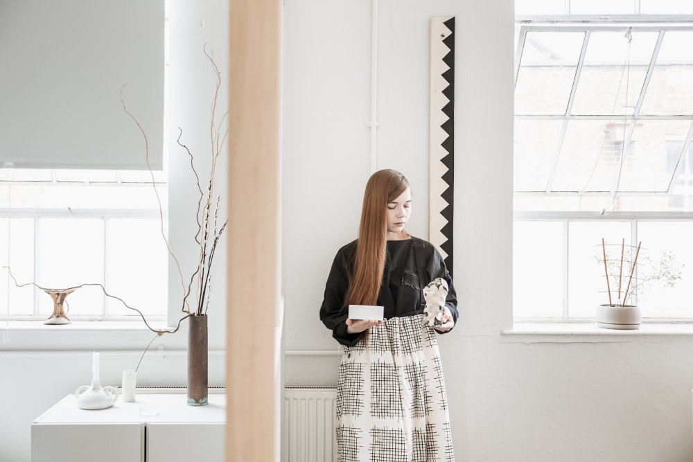 现代之家搬入盒子的碗-9