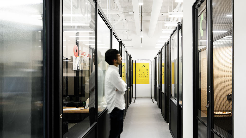 首尔江南区现代信用卡工作室黑-5