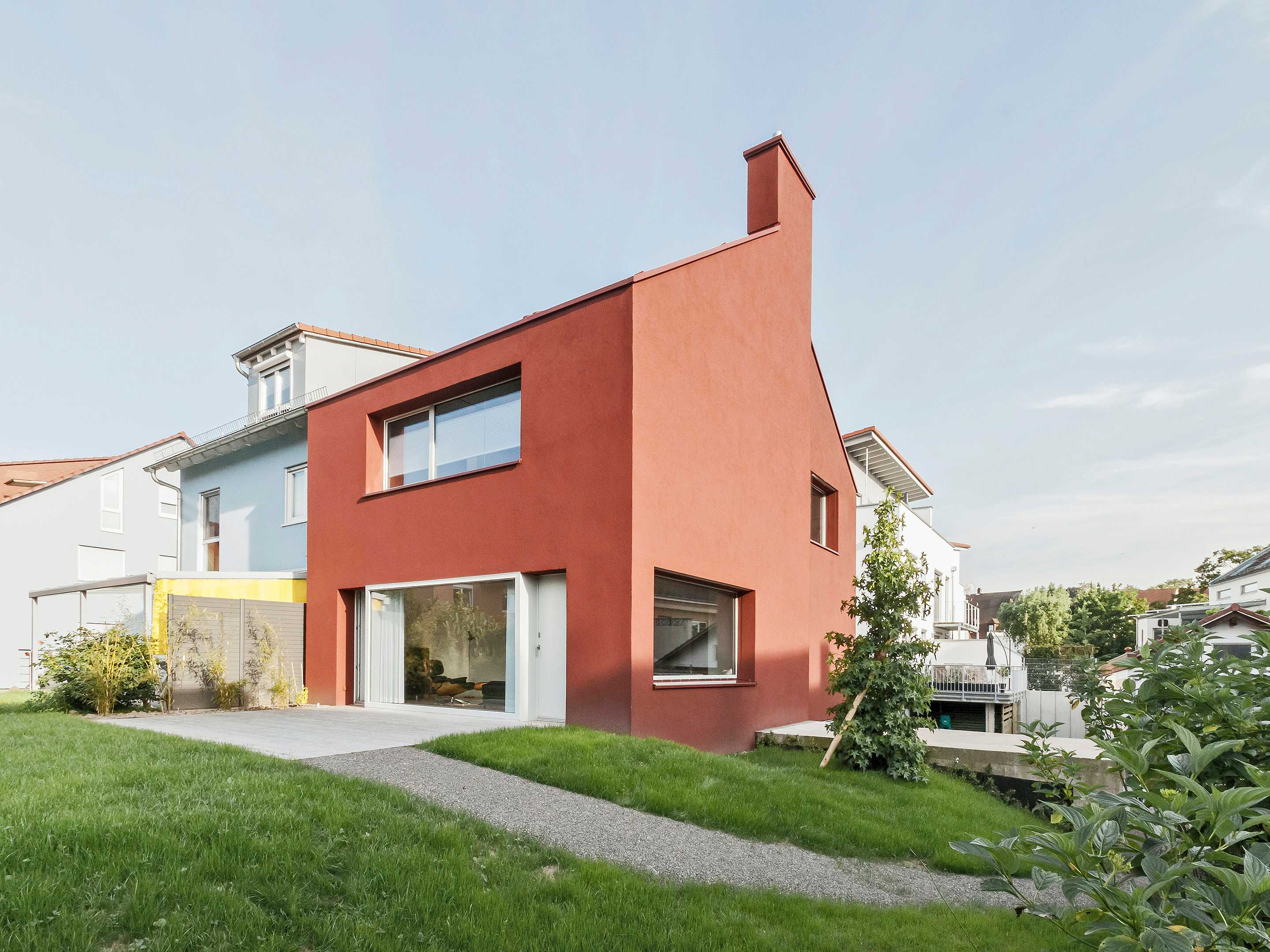 德国五彩斑斓小镇中的红色诗意住宅-13