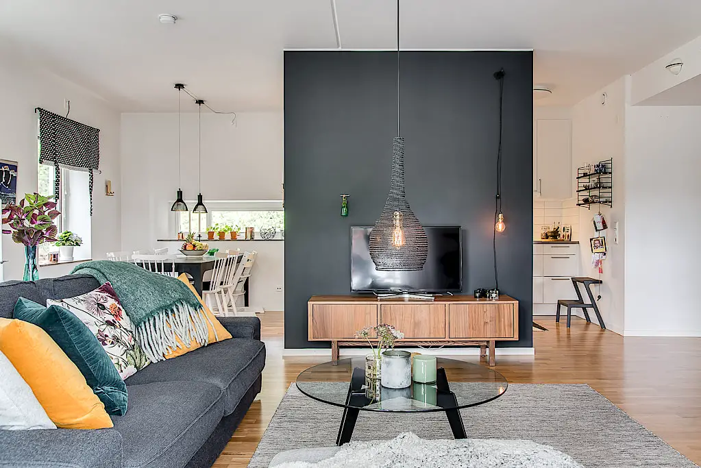 瑞典 81 平米公寓的半开放式厨房设计-1