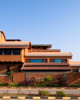 奥尔瓦伊拉姆住宅丨印度丨Iki Builds