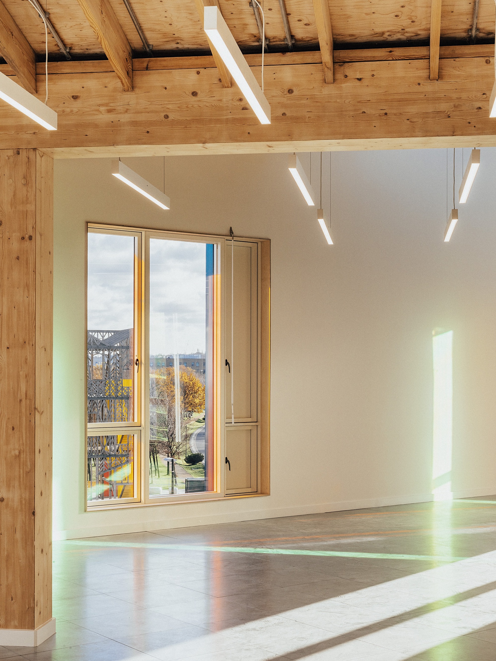 金字形神塔和菱形建筑丨英国伦敦丨Mole Architects-57