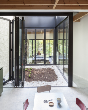 豪斯·胡伊丨比利时安特卫普丨MADE architects