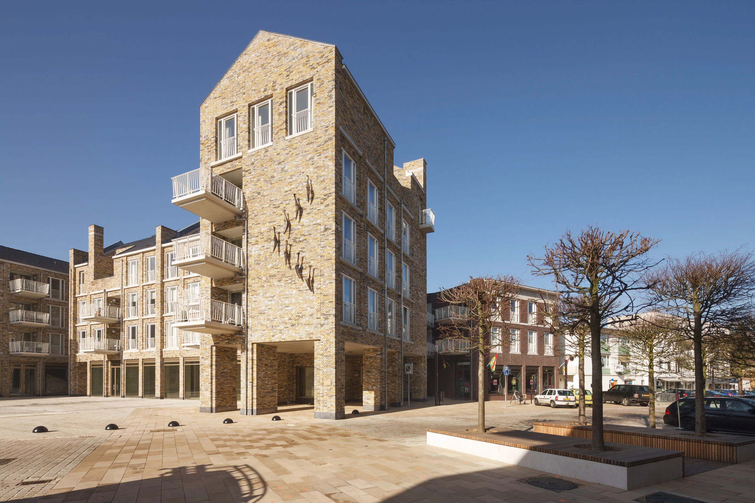 荷兰 Vaals 的 Koningin Julianaplein 居民区及商店建筑设计-5