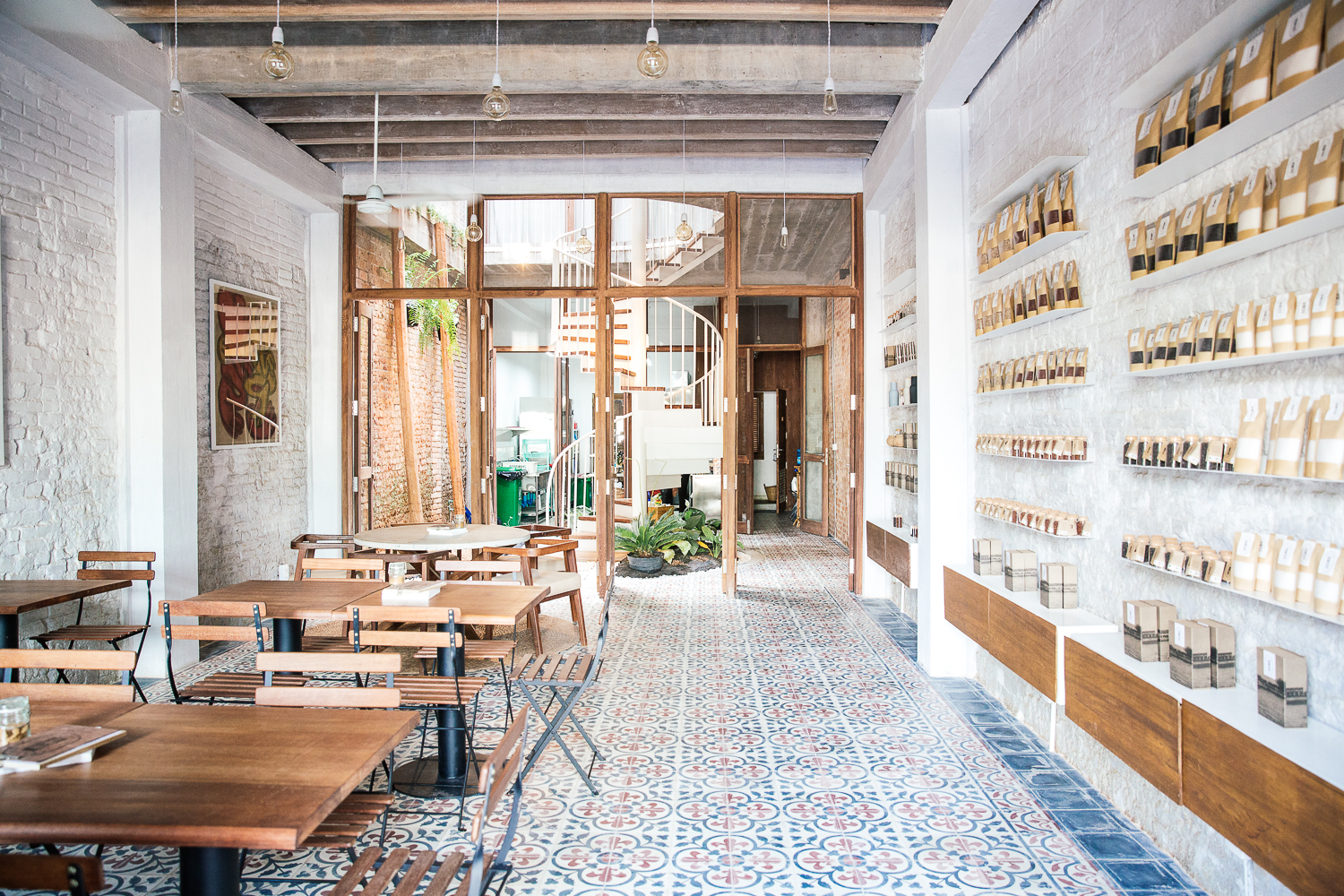 河畔古宅的现代新生 | Kampot 老店屋的创意改造-23