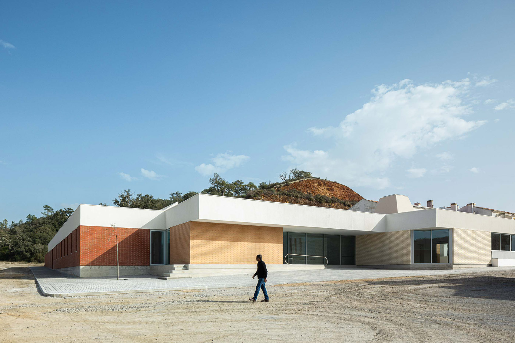 奥德米拉脑瘫患者康复中心丨葡萄牙丨奥德米拉市议会市政工程处-11