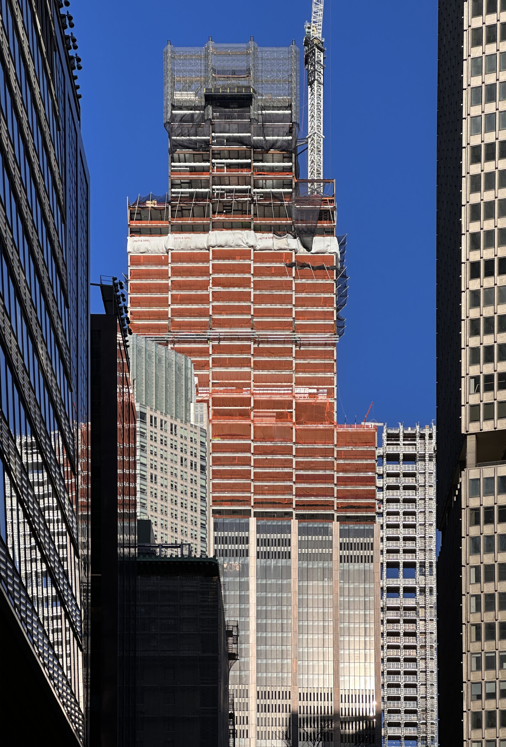 JPMorgan Chase's Supertall Nears its Pinnacle at 270 Park Avenue in Midtown East, Manhattan - New York YIMBY-7