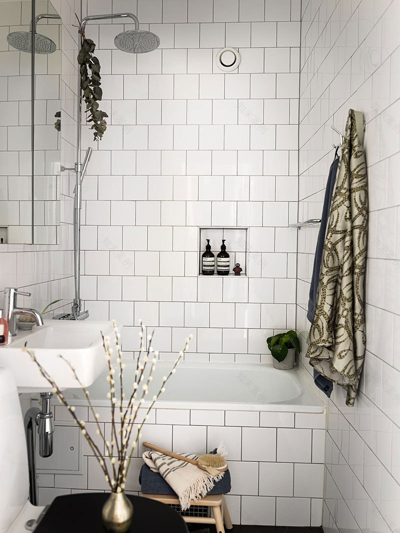 斯德哥尔摩温馨公寓 | 陶瓷板墙饰与经典装饰的完美结合-28