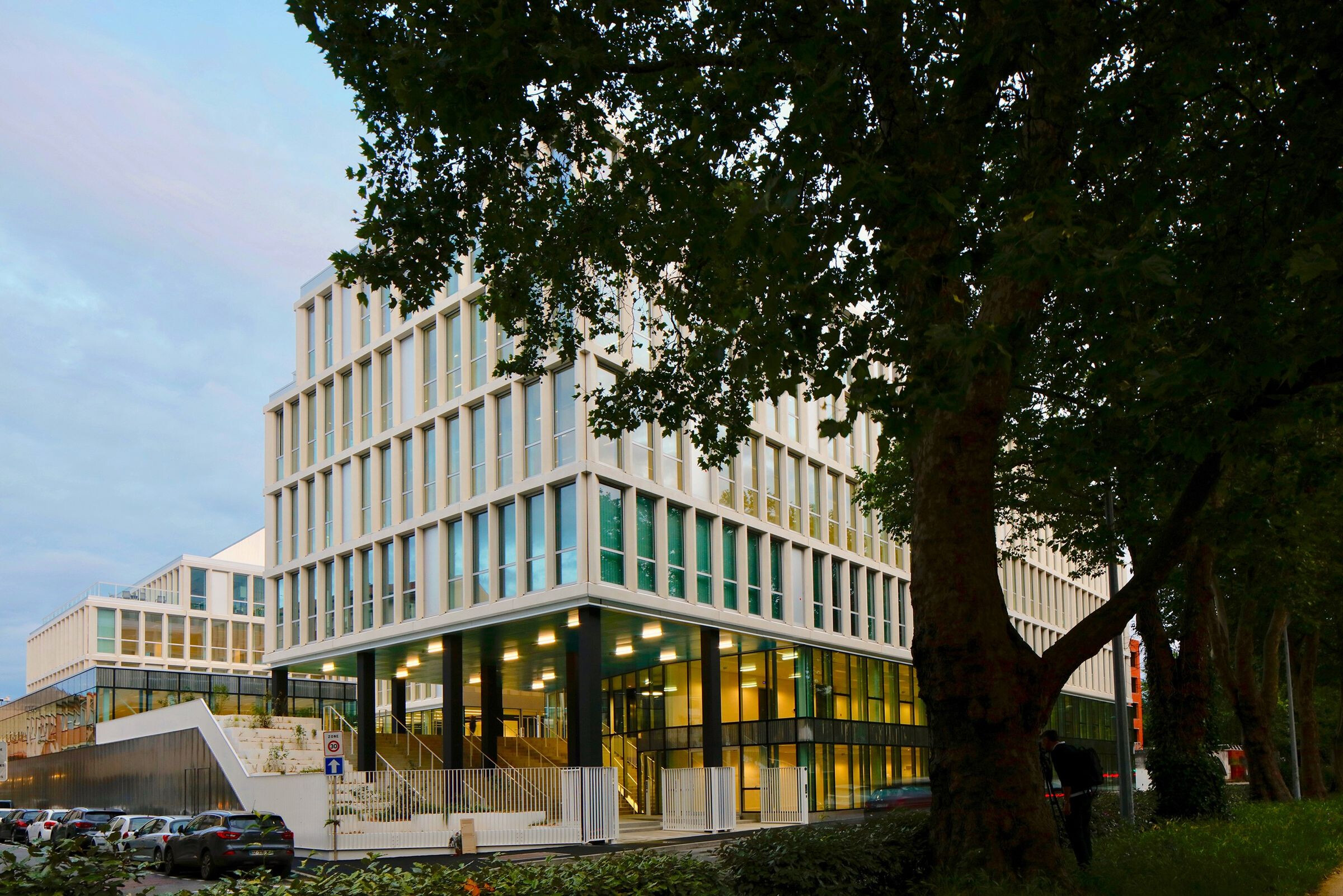 法国图卢兹“河畔”办公楼设计-29