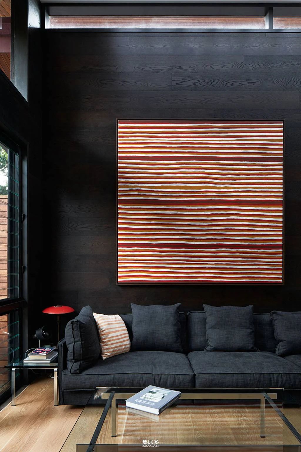 黑色立面与中世纪装饰组合的澳大利亚海岛度假屋-3