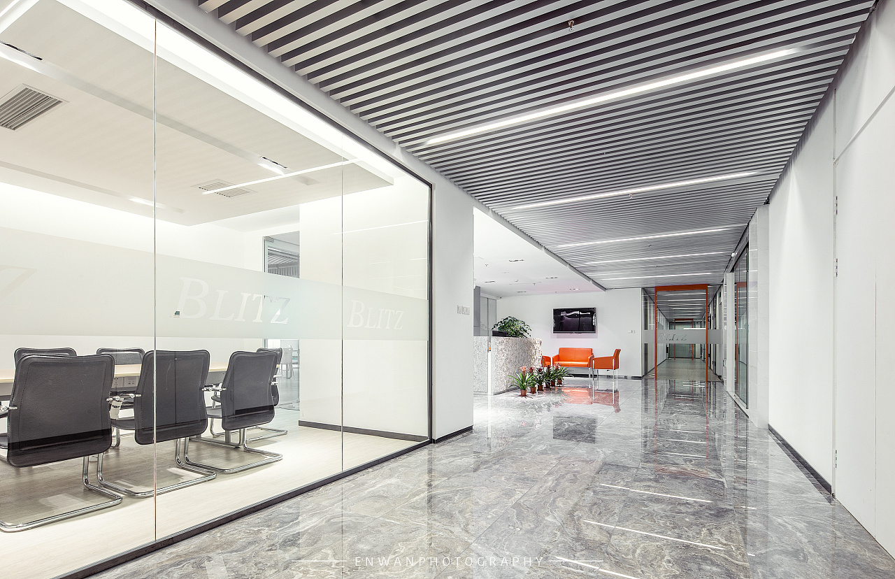 优鸿设计 服装公司办公室空间-5