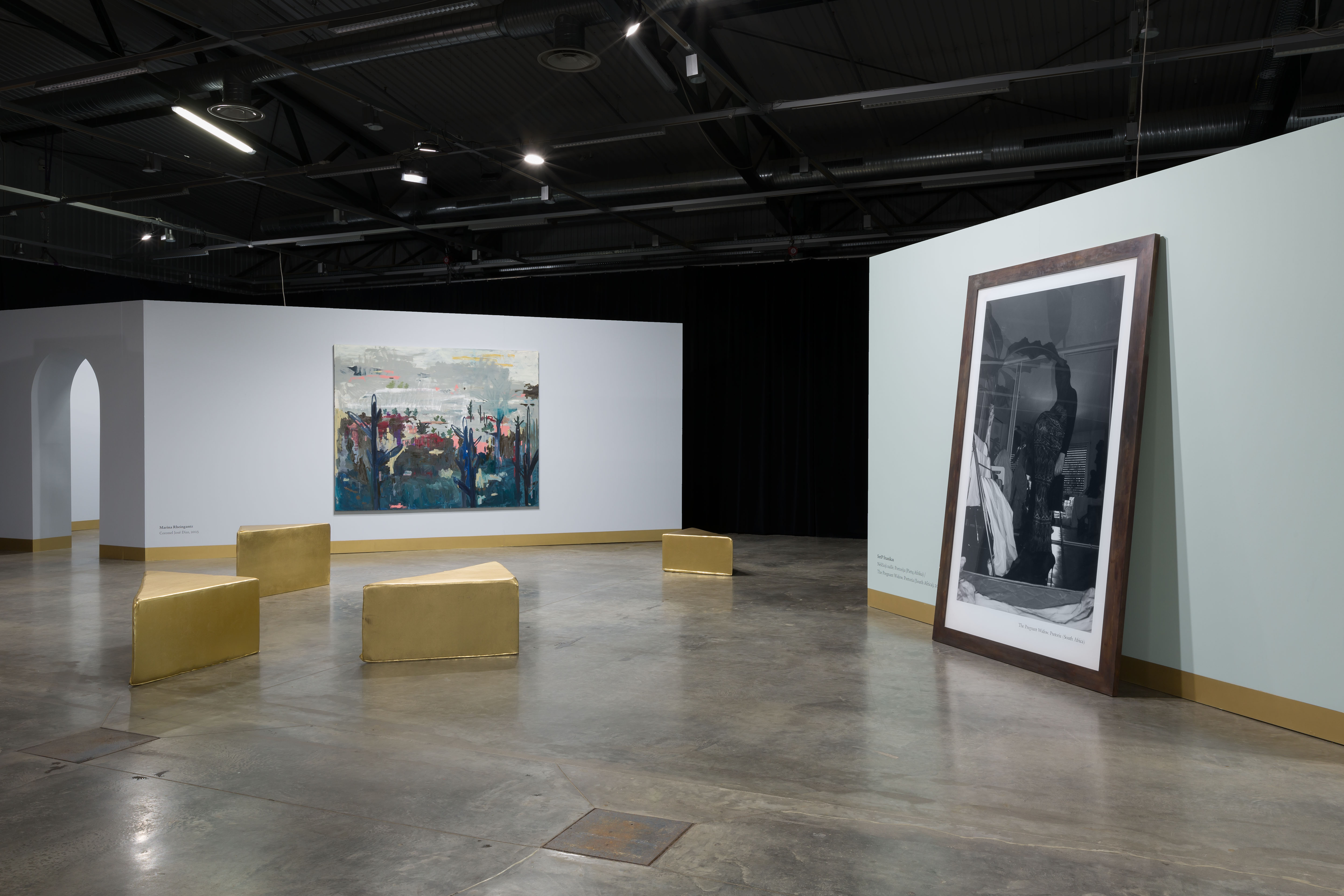 致敬女性 | 2017 年 ArtVilnius 艺术博览会“所有这些美丽女士”展览设计-29