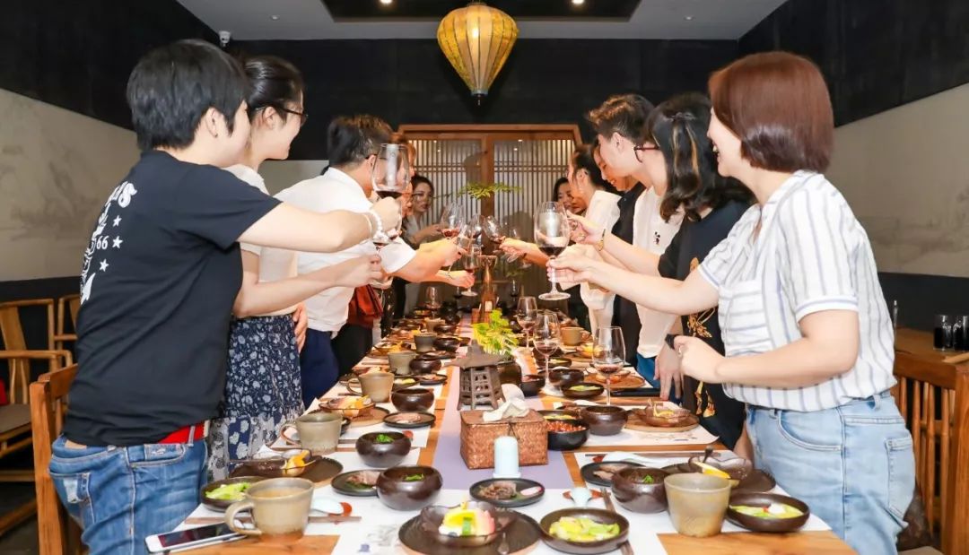 女性设计师的创意聚会,展现独特魅力-48