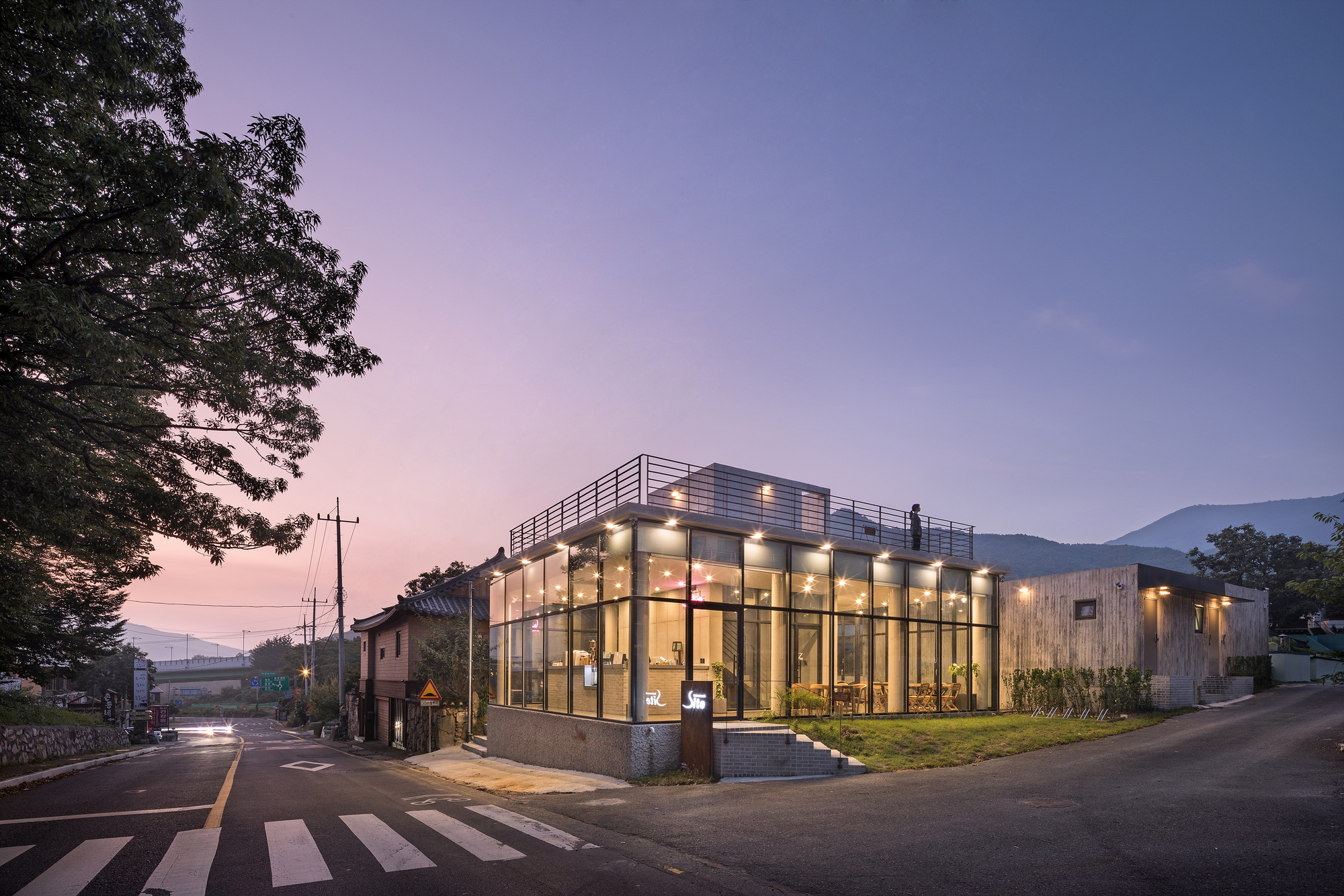 韩国乡村里的现代咖啡屋住宅-14