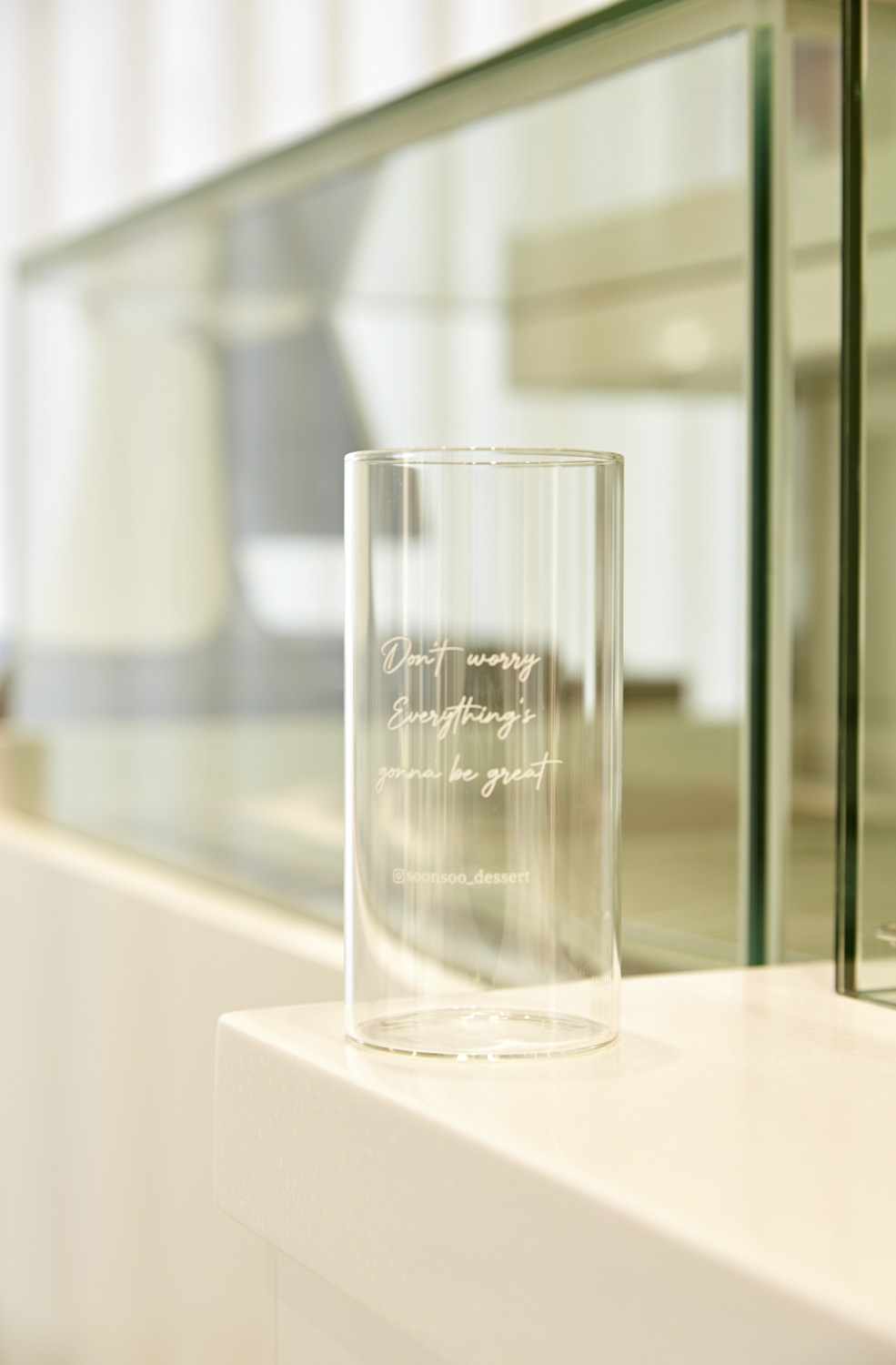 白色简约小甜品店，纯净之美-11