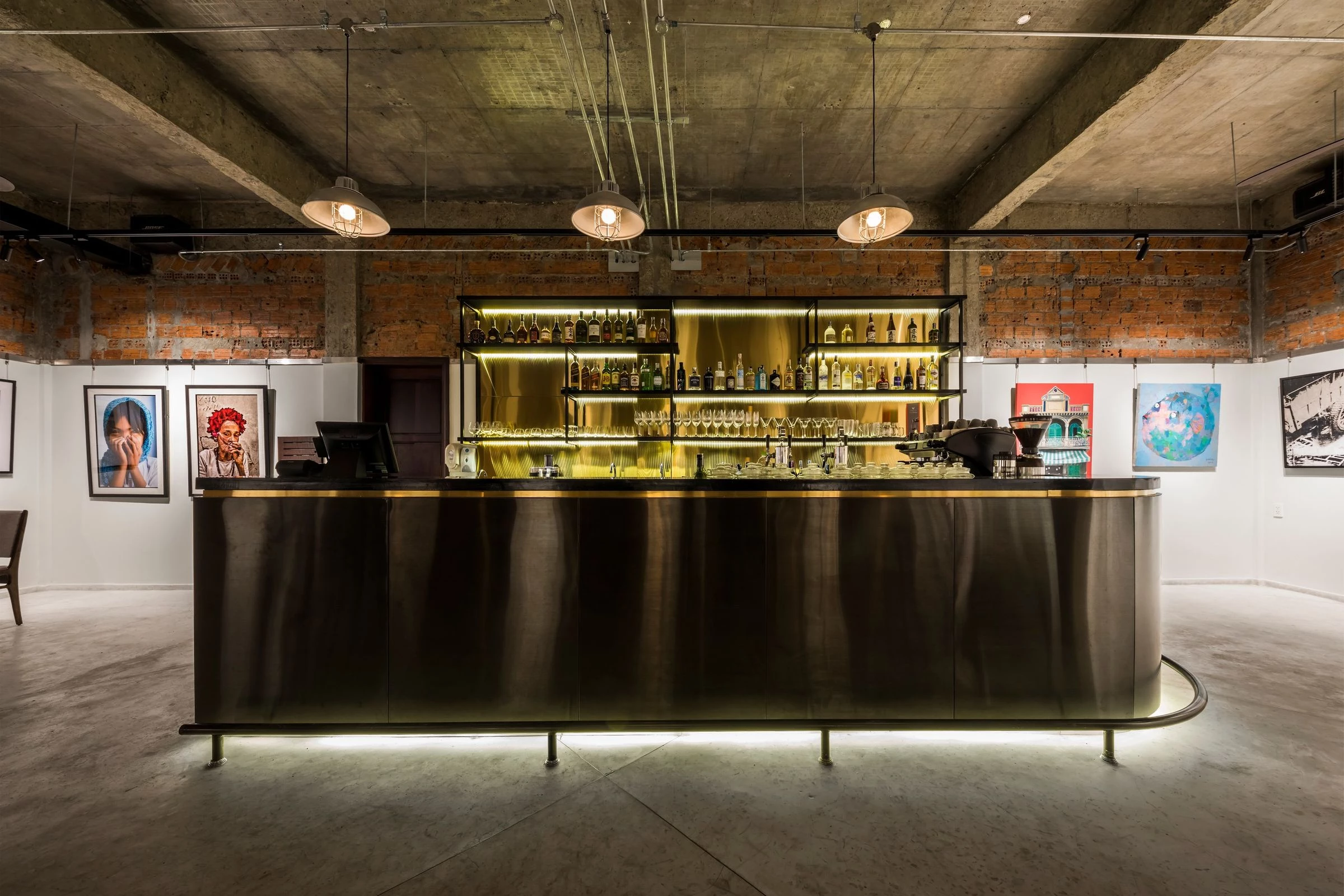 越南传统与现代的完美融合——"艺术空间"餐厅与画廊-22