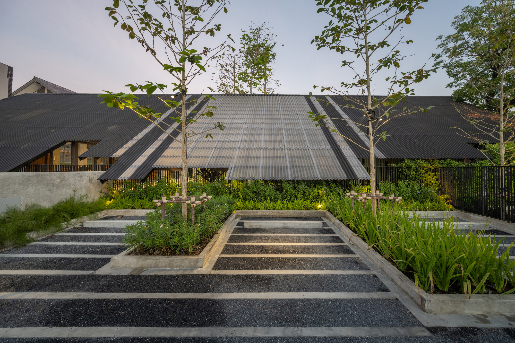 Dog,Human House,EKAR丨泰国佛统-7