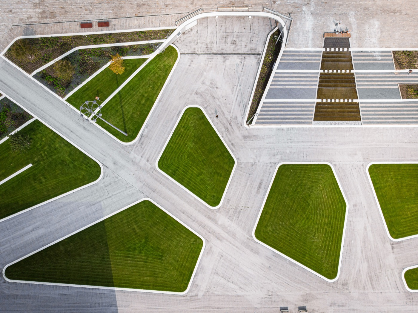 荷兰阿尔梅勒市中心的绿色广场（The Esplanade in Almere）-6