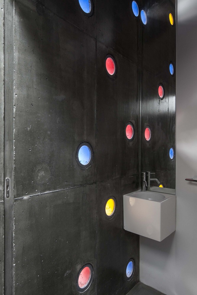 里斯本洛里什住宅 · 旧建筑新生命,彩色空间营造生活美学-44