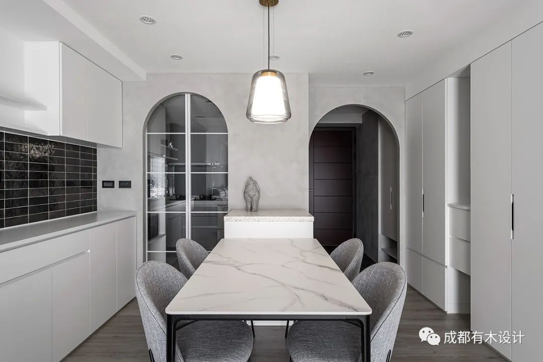 黑白灰现代极简亲子宅丨早见-24