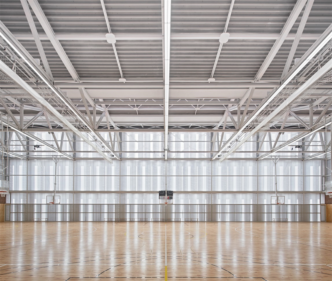 对当地传统建筑工艺理解和恢复的体育中心设计丨西班牙巴塞罗那丨戈者设计等相关建筑师团队-12