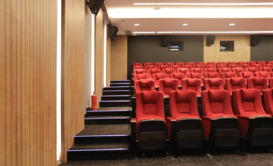 红色精神下的影院设计-20