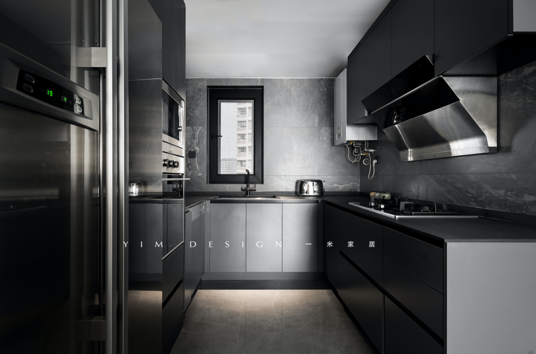 月光别墅 · 黑白灰的现代轻奢空间丨缪婕,张茜-31