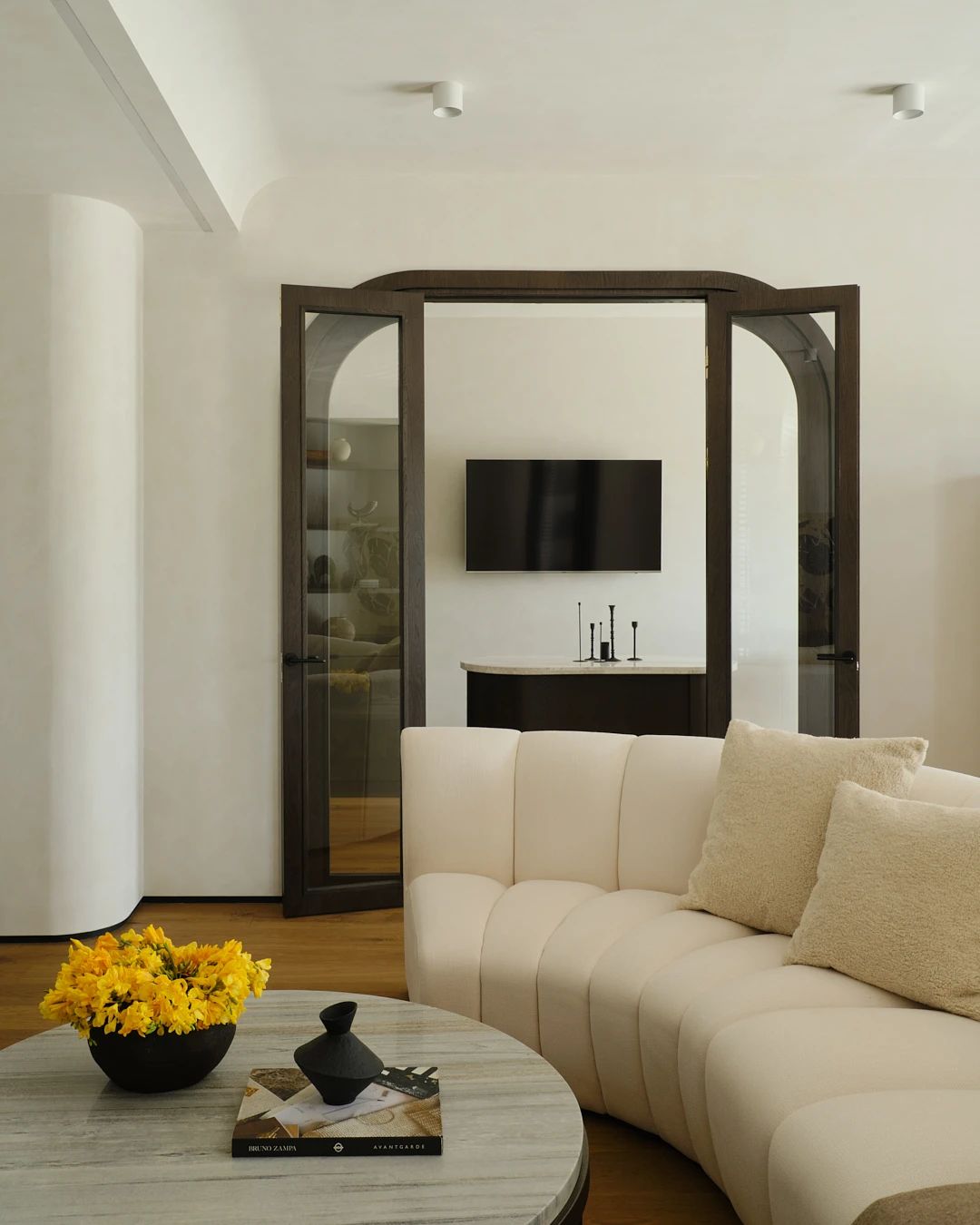 00后的网红小姐姐居然喜欢这样的设计风格-3