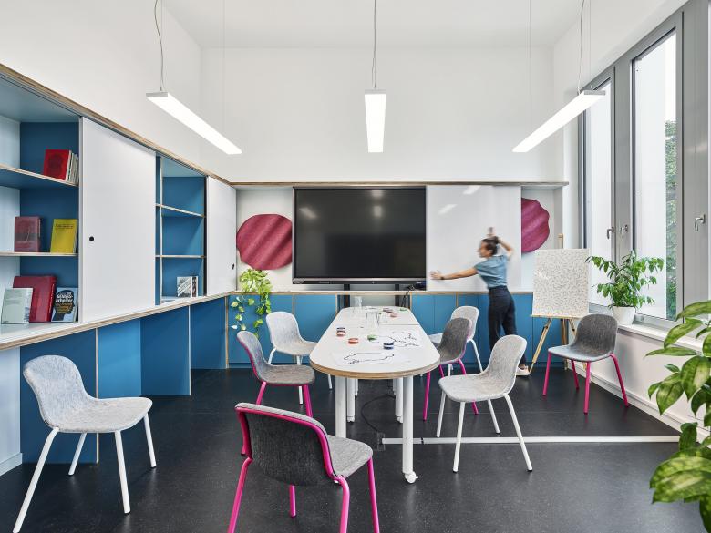 布鲁塞尔歌德学院办公室楼层丨比利时-9