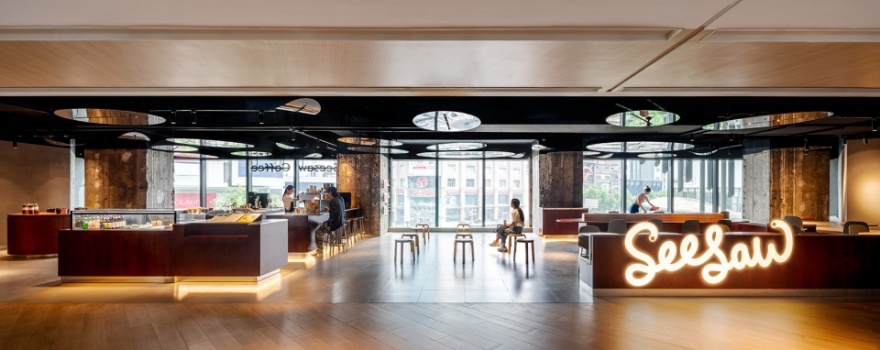 上海 SEESAW COFFEE 店 | 繁忙十字路口的休闲空间-52