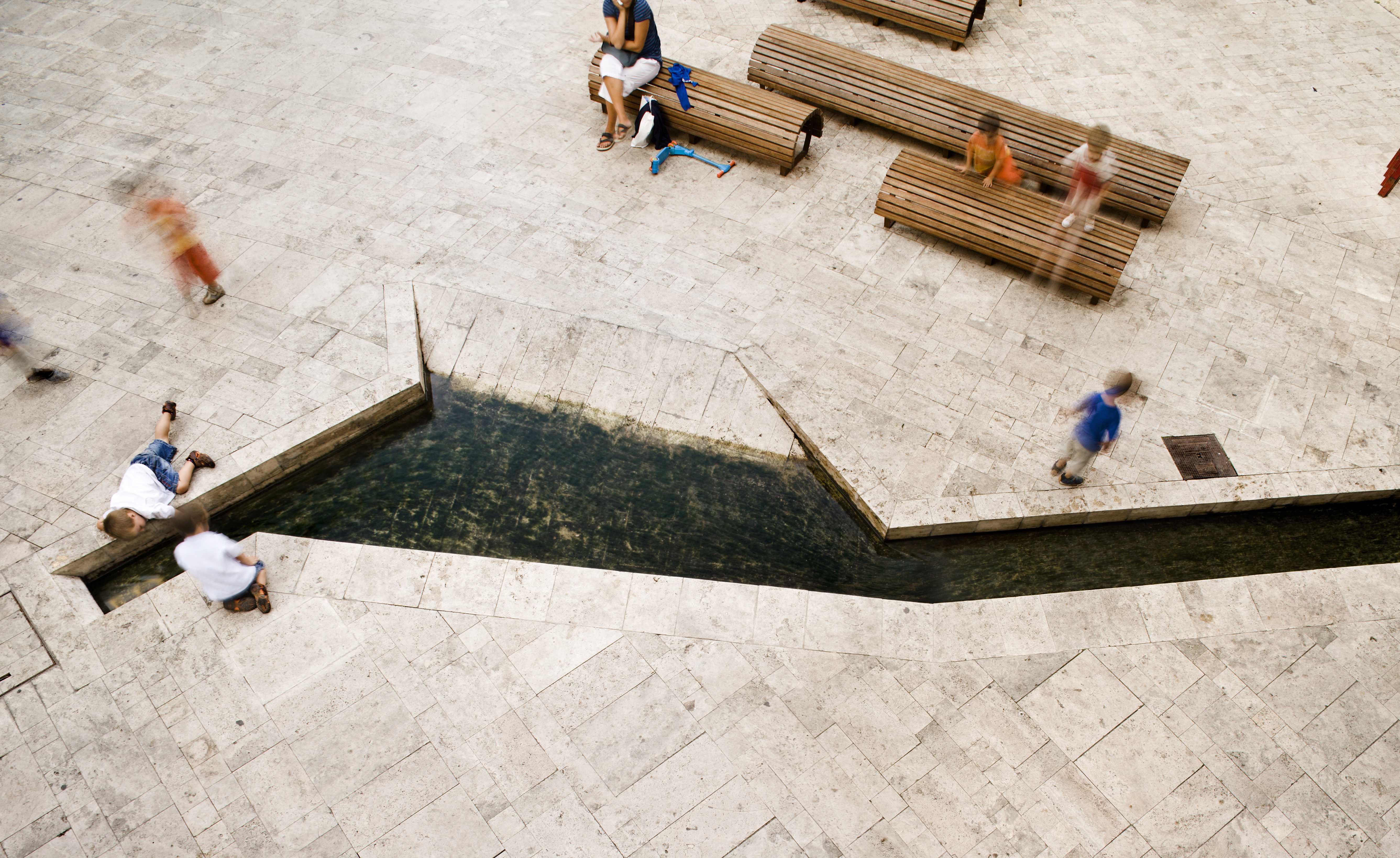 西班牙班约莱斯老城区 Banyoles 景观改造设计-10