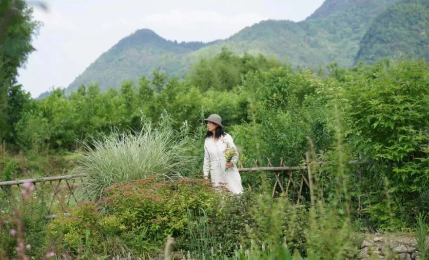 回声花园 · IT 夫妇的乡野生活丨中国黄山丨红子,小可夫妇-87