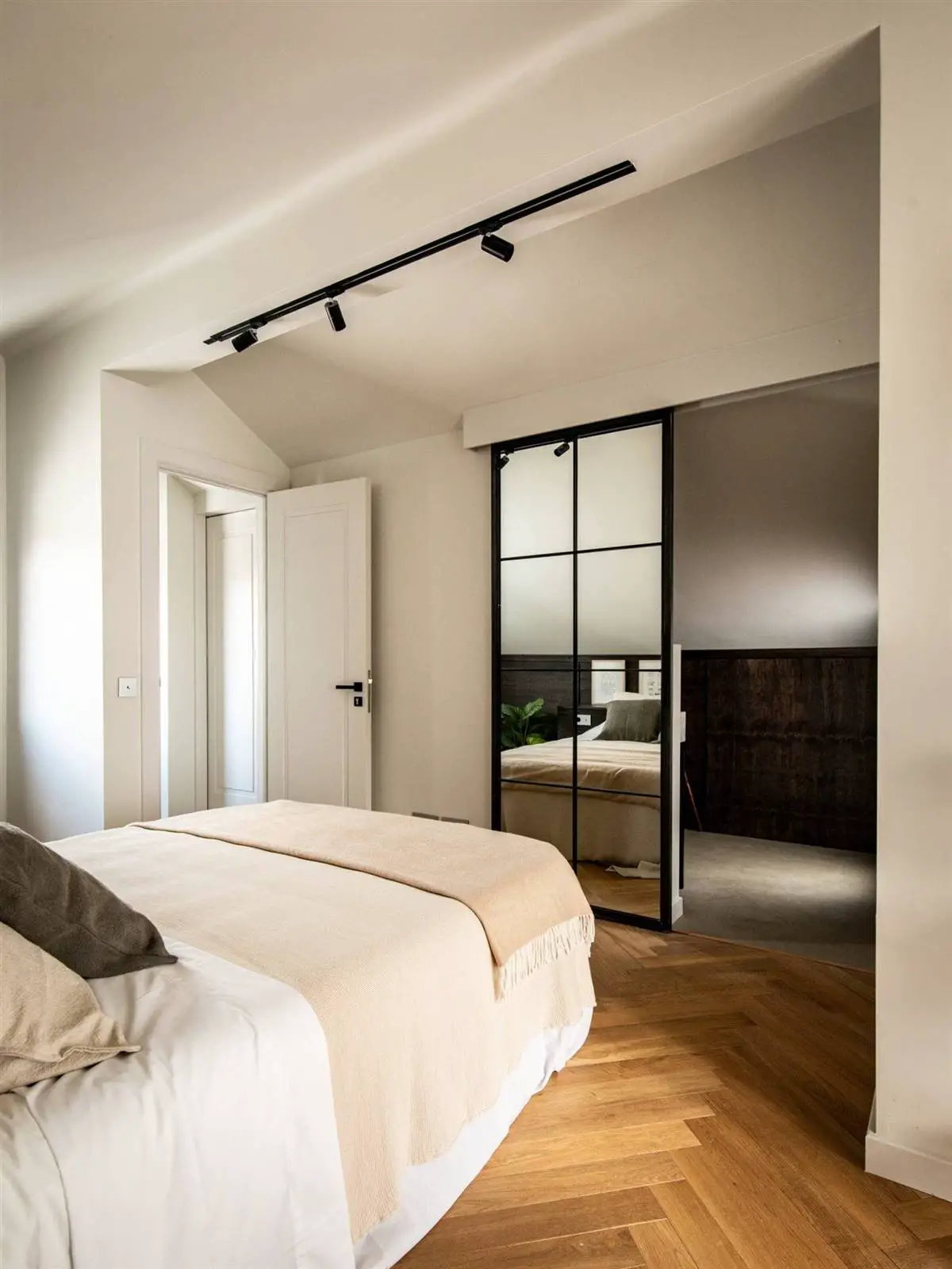 海景西班牙公寓 | 自然编织家具的温暖魅力-13