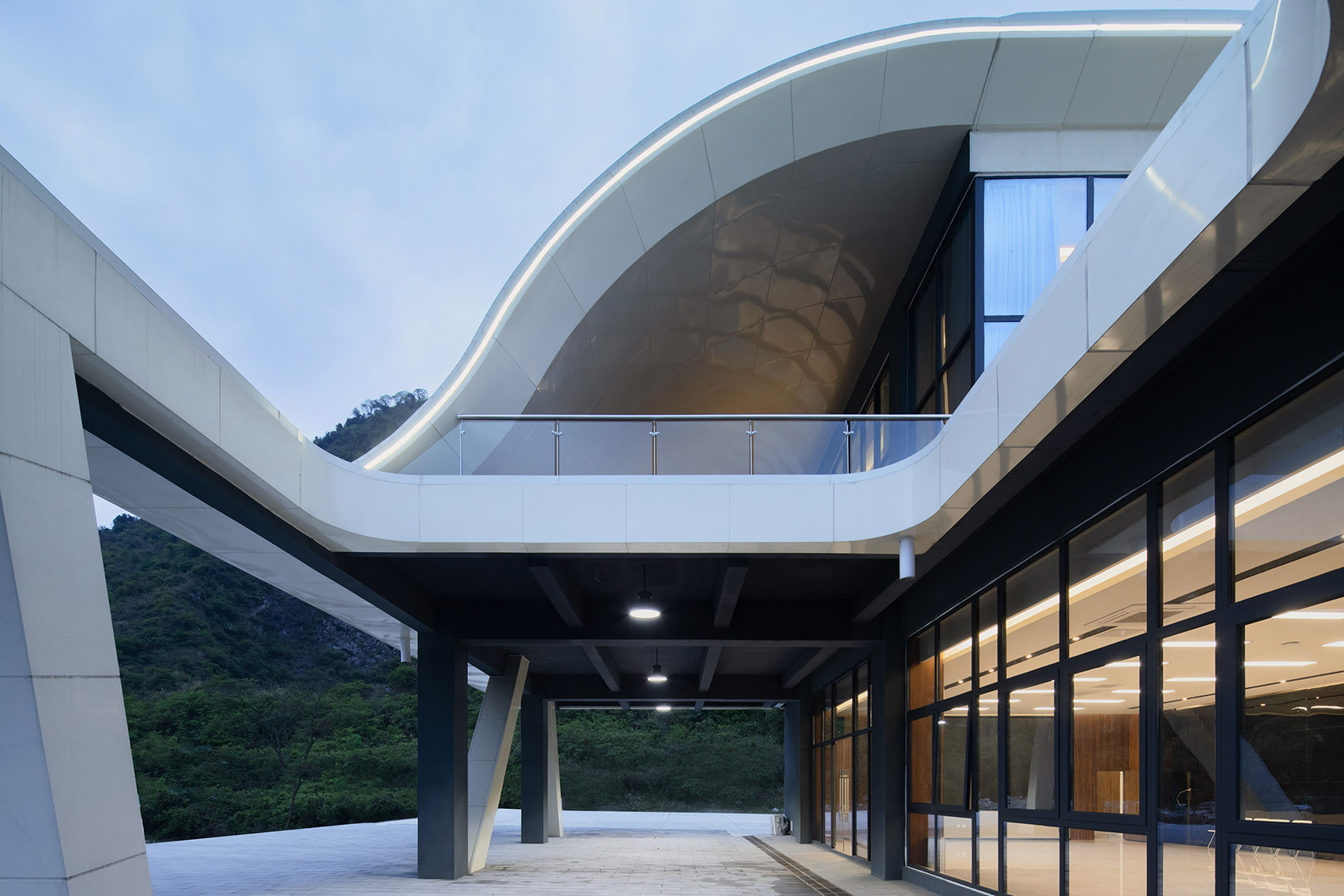 四川智慧高速新基建科研基地项目丨中国四川丨山间建筑-26