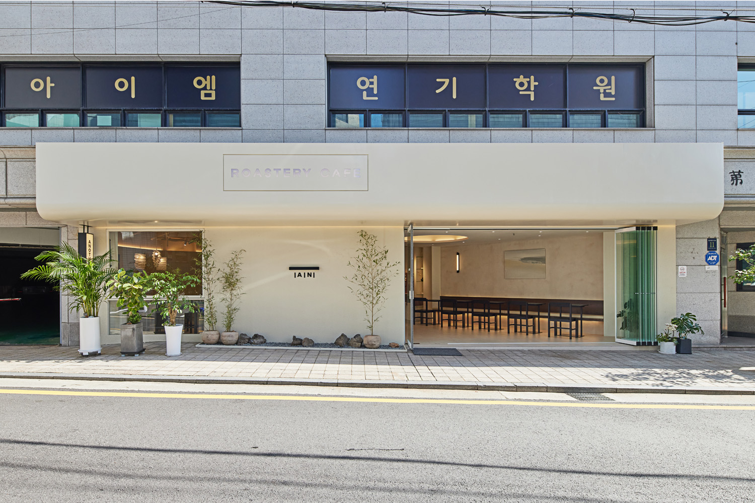 白色与木质，打造 27 平米高级公寓-2