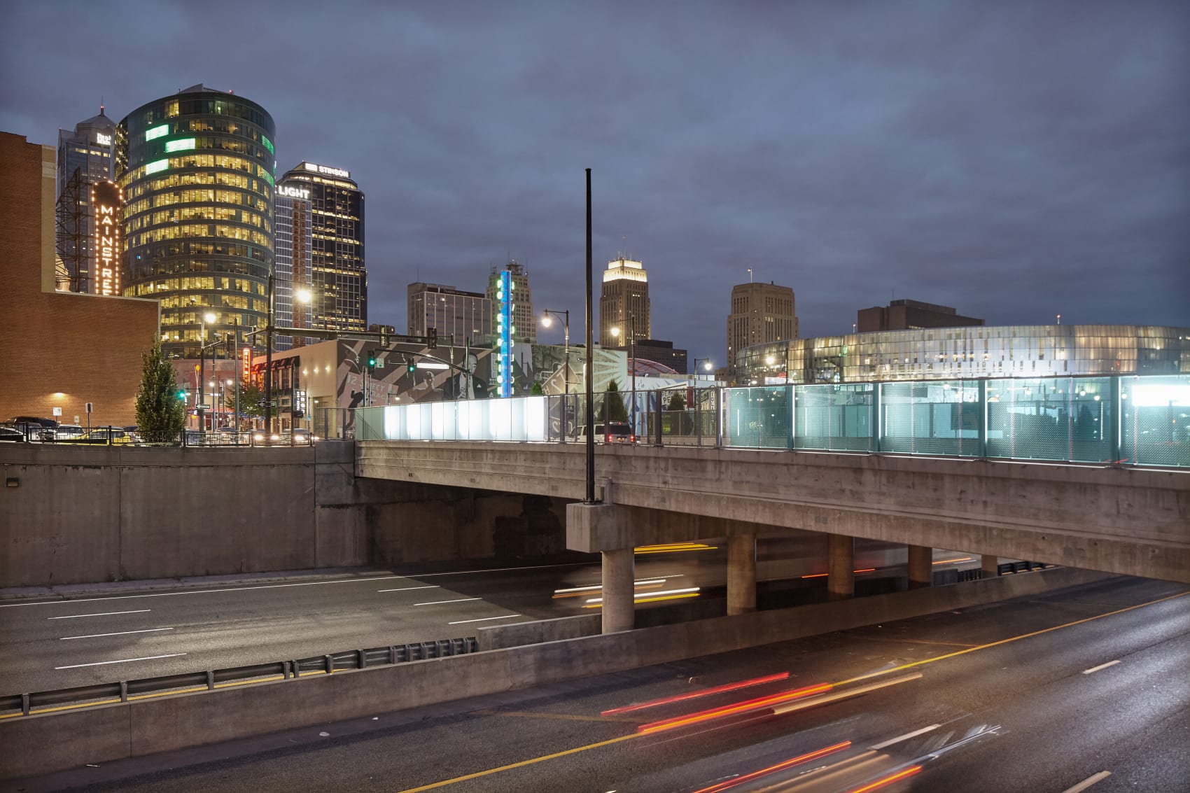 主街大桥（由于Redu·不太明确其具体含义，无法准确完整翻译，尤其是·在常规地名等表达中很少出现此用法，猜测Redu可能是特定的名字之类，但无法精准判断）  丨United StatesKansas City丨El Dorado-0