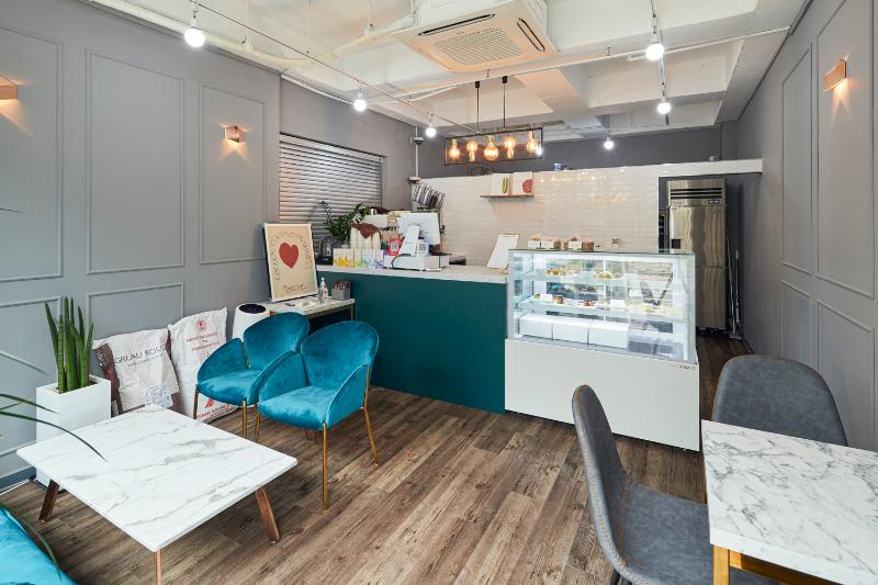 12 坪舒适现代甜品咖啡厅设计-4