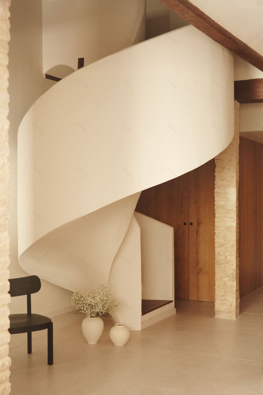 瓦伦西亚排屋改现代避难所住宅丨西班牙-5