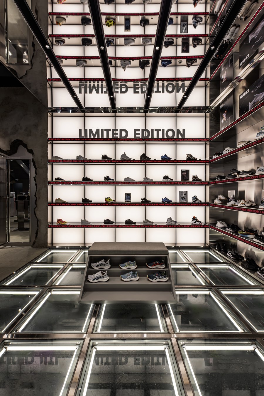 超级英雄重新登陆|REEBOK 旗舰店丨韩国首尔丨Soo Jeong Lim,Solzy Maeng-11