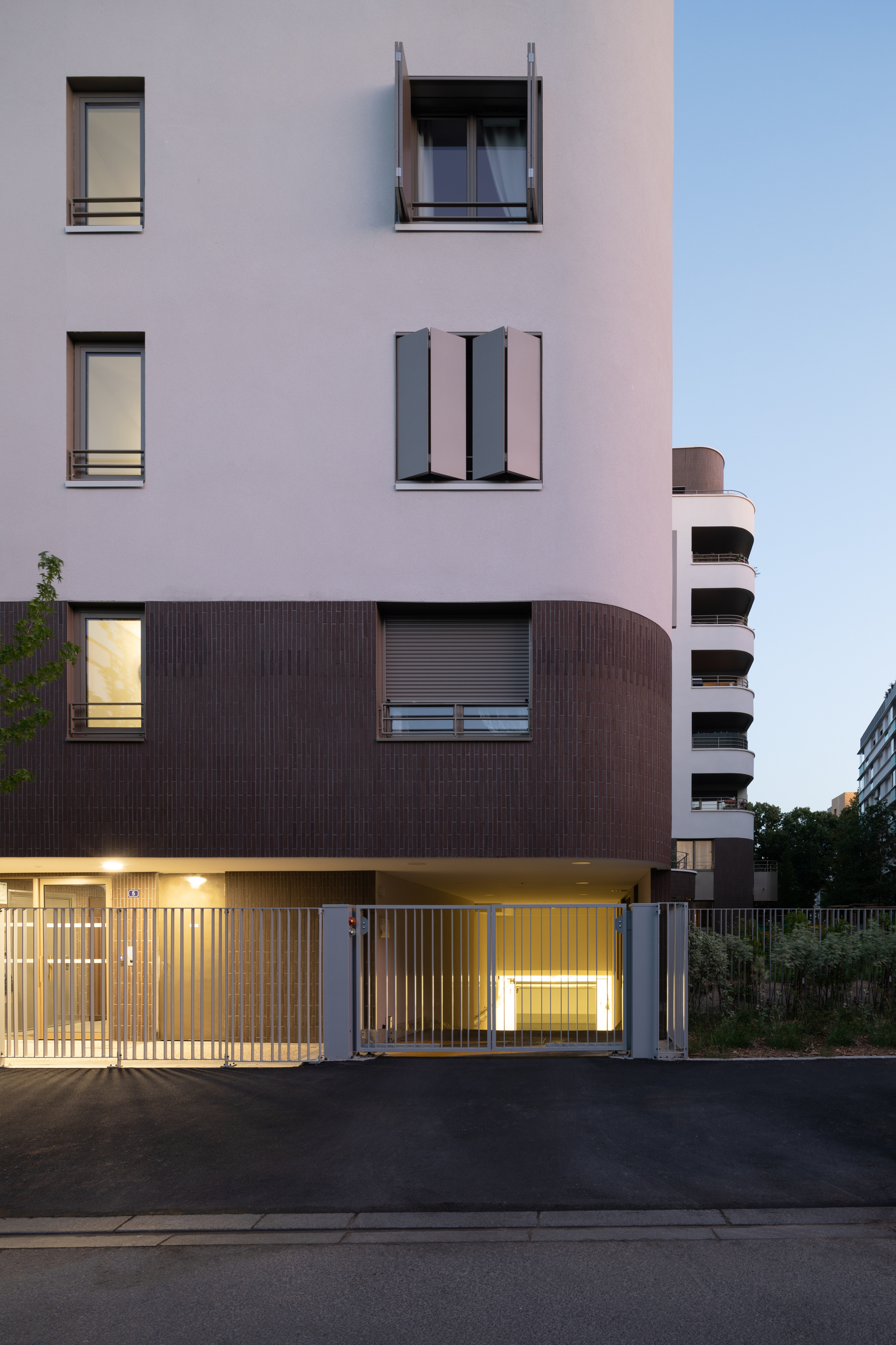 46 Apartments in Gentilly / Tectône-40