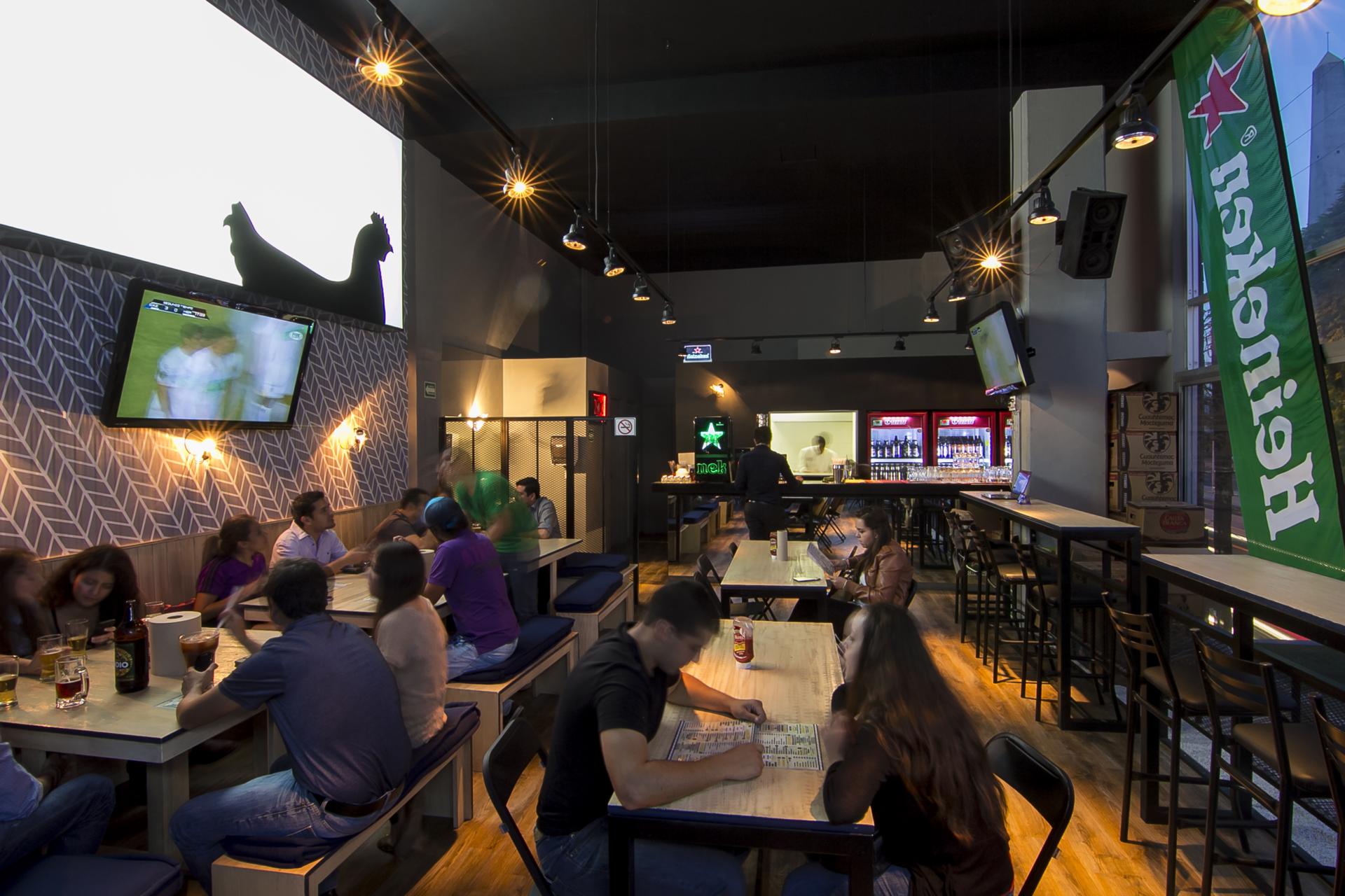 墨西哥Wingman体育酒吧Wings店室内设计丨墨西哥瓜达拉哈拉丨当地工作室deFORMA-19