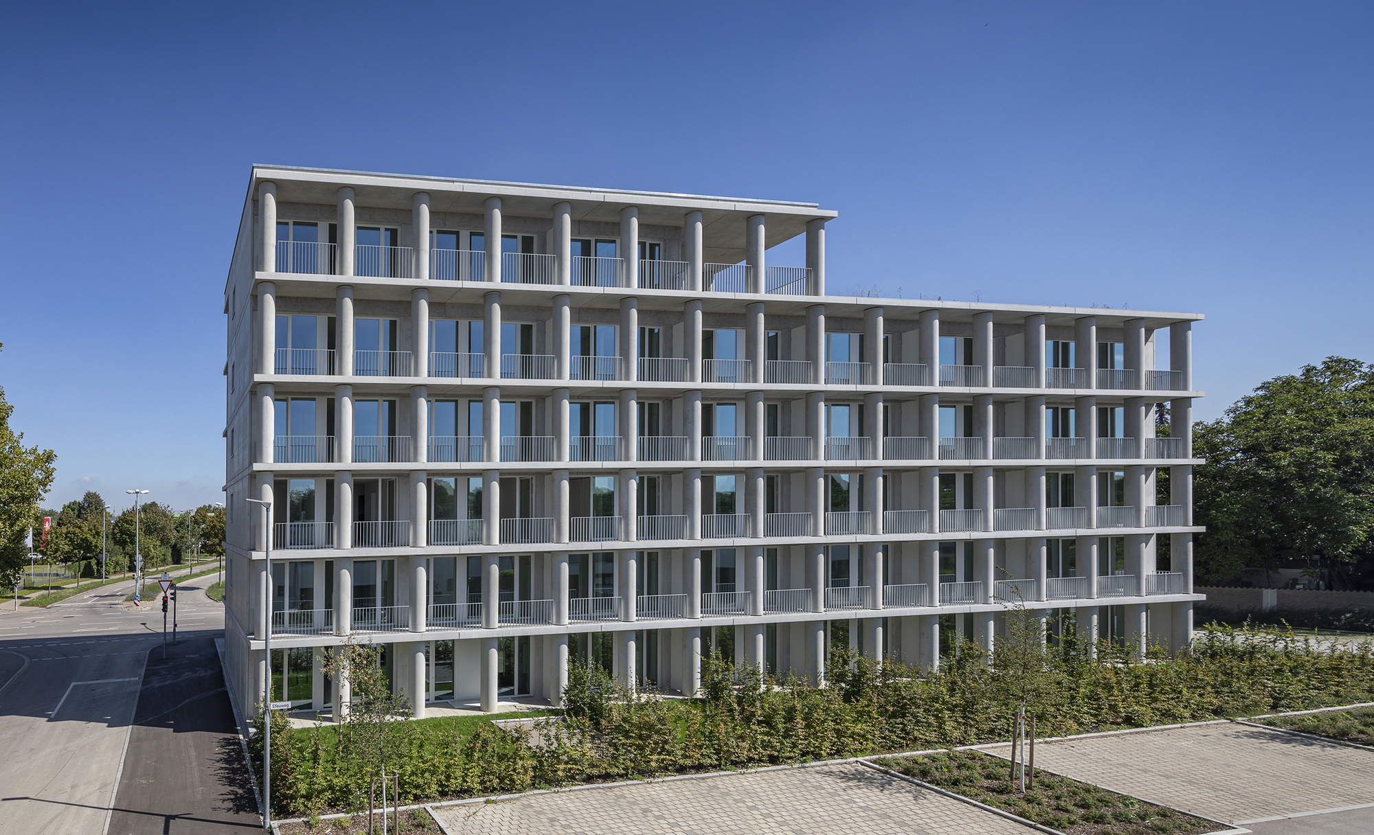 新乌尔姆混凝土房屋公寓丨德国-13